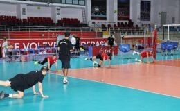 Nilüfer Belediyespor Eker Voleybol Takımı Sezon Hazırlıklarına Başladı