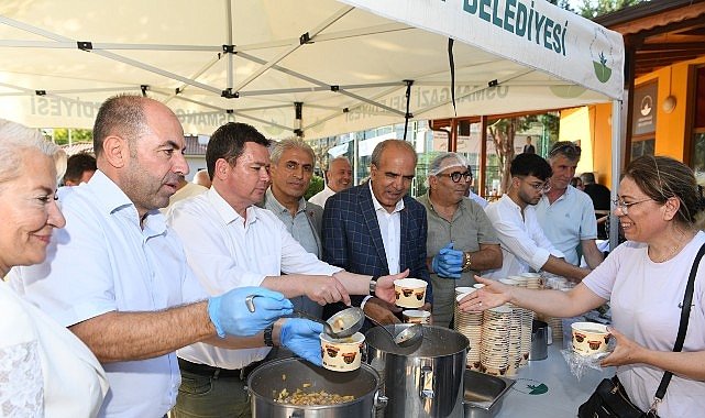 Osmangazi’de aşure kazanları kardeşlik için kaynadı