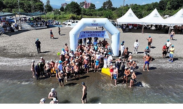 Zeytinburnu Masterlar Yüzme Ekibi Karadeniz’de Fırtına Estirdi