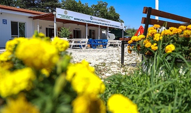 Antalya’da Kadınlar El Emeğiyle Ekonomiye Katkı Sağlıyor