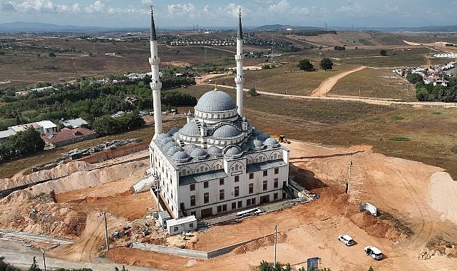 Kocaeli Büyükşehir, Tabduk Emre Camii Çevre Düzenlemesini Tamamlıyor