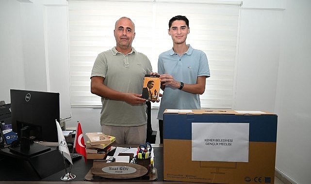 Kemer Gençlik Meclisi’nden Eğitime 150 Kitap Bağışı