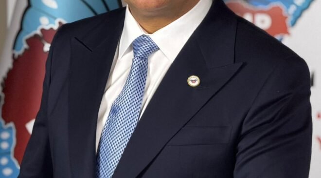 Teoman Mutlu: CHP’de Yönetim Krizi Derinleşiyor Güven Erozyonu Artıyor